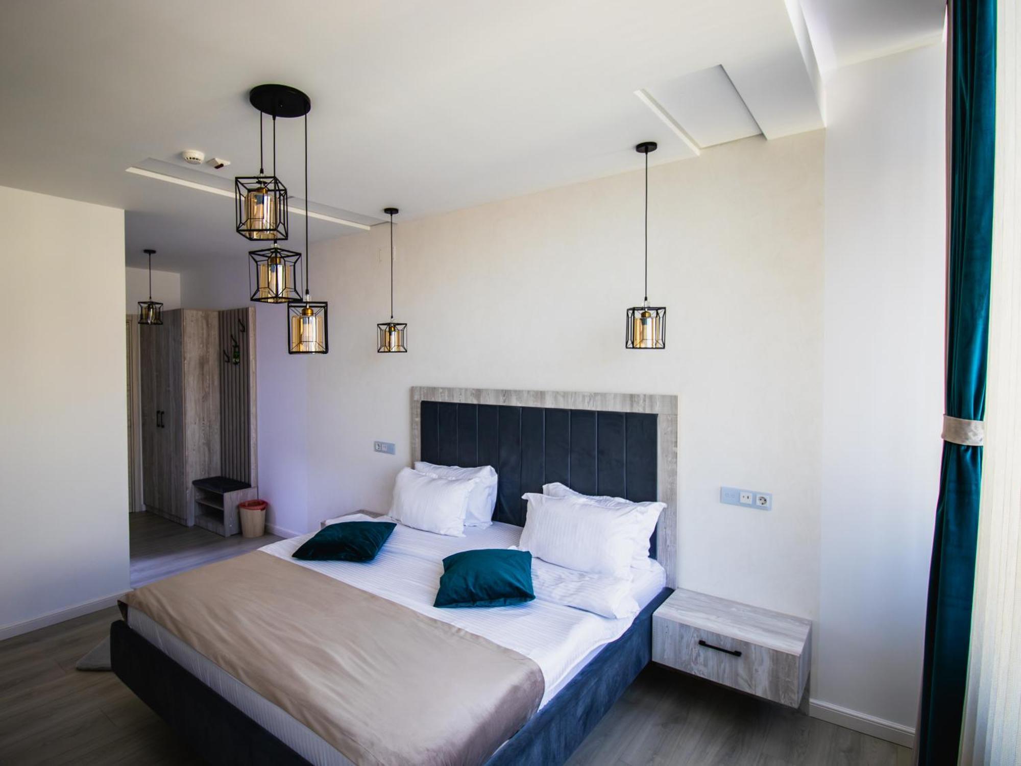 Casa Munteneasca Alessandro Питешти Экстерьер фото